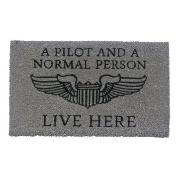 Rohožka "A Pilot and A Normal Person Live Here"