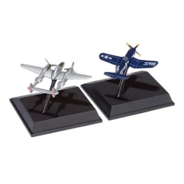 Model 1:200 P38 and 1:190 F-4U The Flying Bull